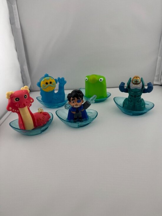 McDonald's Other - 2025 McDonalds ELIO Disney Pixar Happy Meal Toys Set of 5